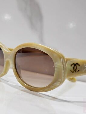 CHANEL Cream Tortoiseshell Oval Sunglasses with CC Accent